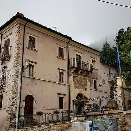 Apartamento Il Rifugio Del Brigante Sante Marie Exterior foto